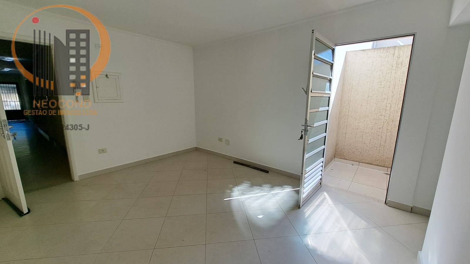 Apartamento para alugar com 1 quarto, 60m² - Foto 2